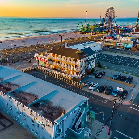Boardwalk Hotel Charlee & Apartments Beach Hotel Oceanfront Seaside Heights Exterior photo