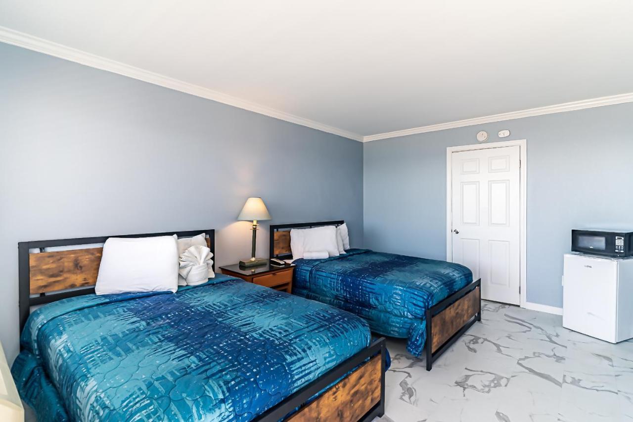 Boardwalk Charlee & Oceanfront 3*