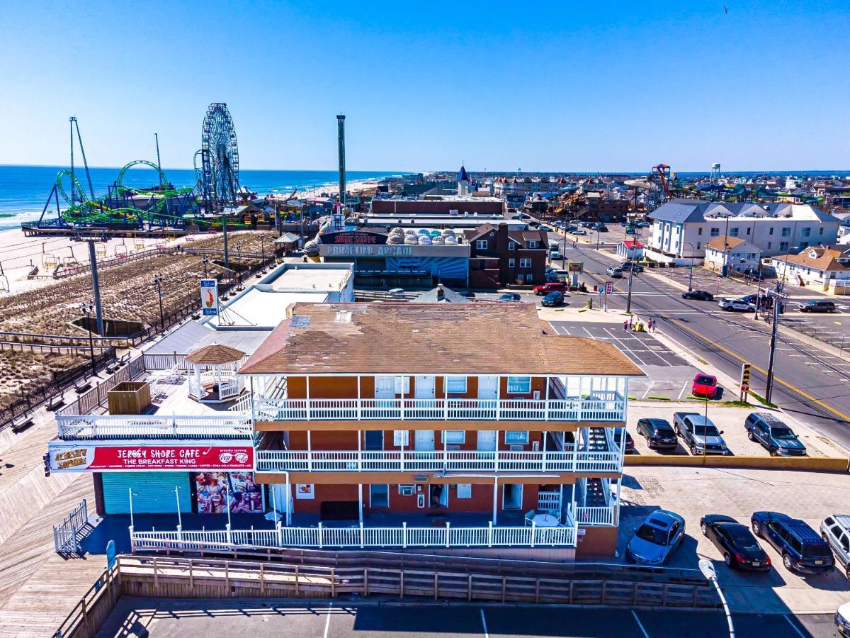 Boardwalk Charlee & Beach Oceanfront 3*