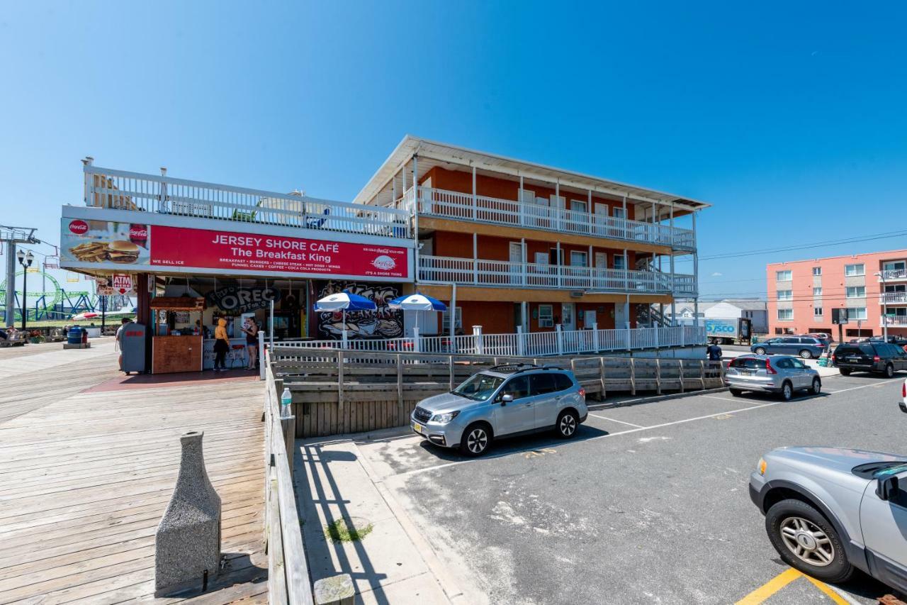 Hotel Boardwalk Charlee & Beach Oceanfront