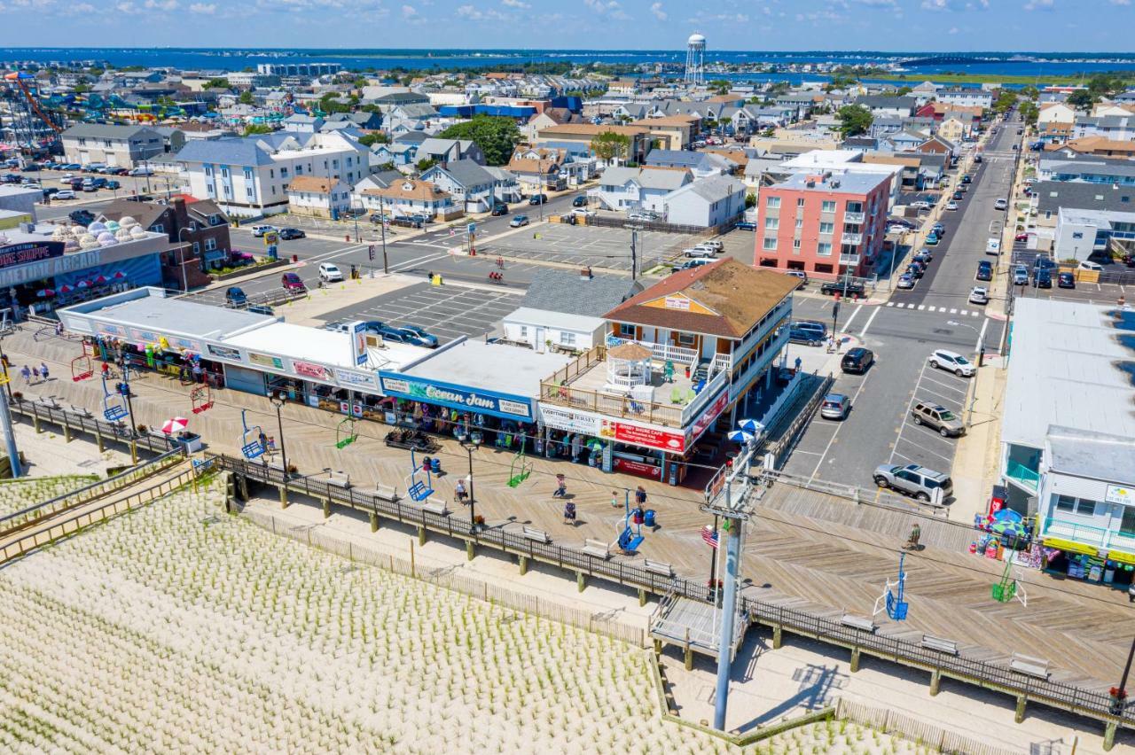 Boardwalk Charlee & Beach Oceanfront Hotel 3*